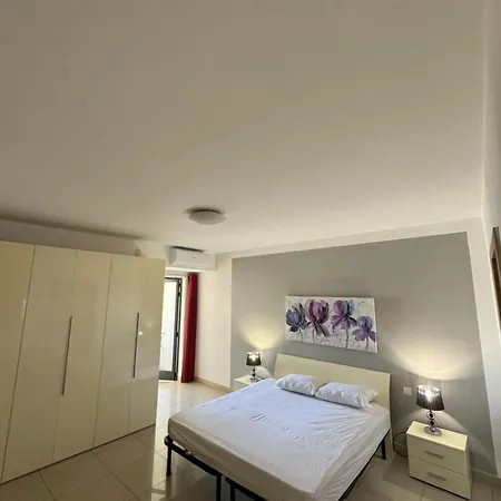 En-suite With Private Balcony Sliema